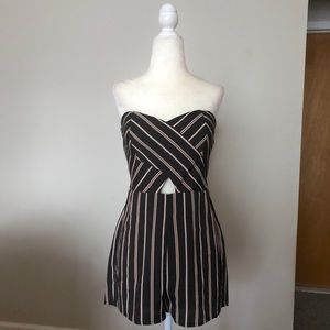 Privy strapless keyhole romper